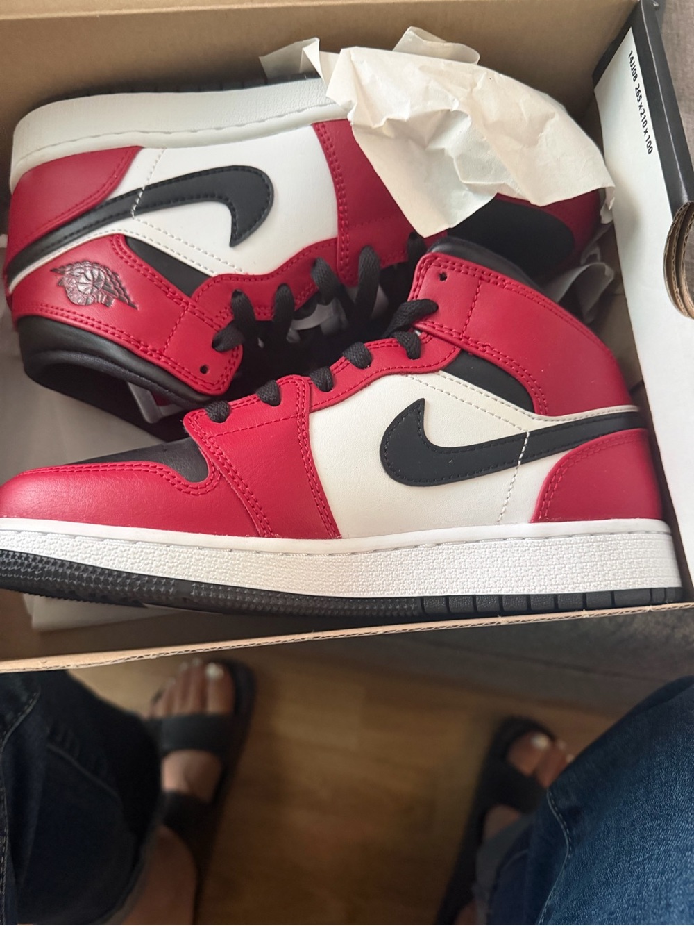 Jordan Air Jordan 1 Mid - White, Red & Black